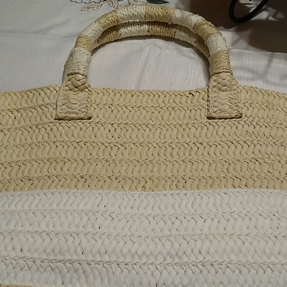 ALTRU Straw Tote Bag/Purse***HOST PICK***03/25/23 - Picture 8 of 8